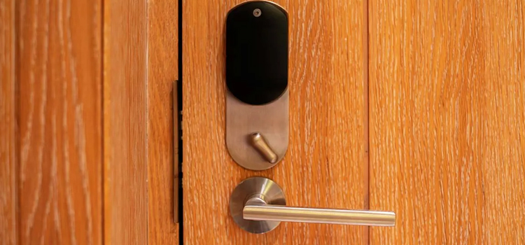 Automatic Locking Door Knob Golden Hills